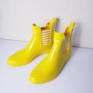 NAUTICA yellow shiny rain boots (10) no box